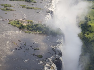 Victoria falls, calendar, when to go, best, wildlife, safari, photo safari, photo tour, photographic safari, photographic tour, photo workshop, wildlife photography, 50 safaris, 50 photographic safaris, kurt jay bertels, rainbow, waterfall, helicopter